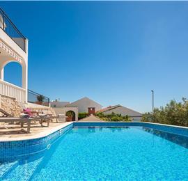 4 Bedroom Villa with Pool near Milna, Brac Island Sleeps 8 